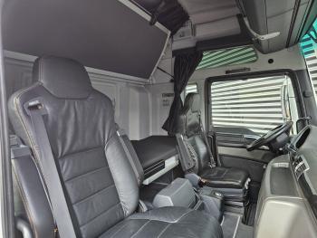 TGX 33.560 6x4 / RETARDER / 464 dkm